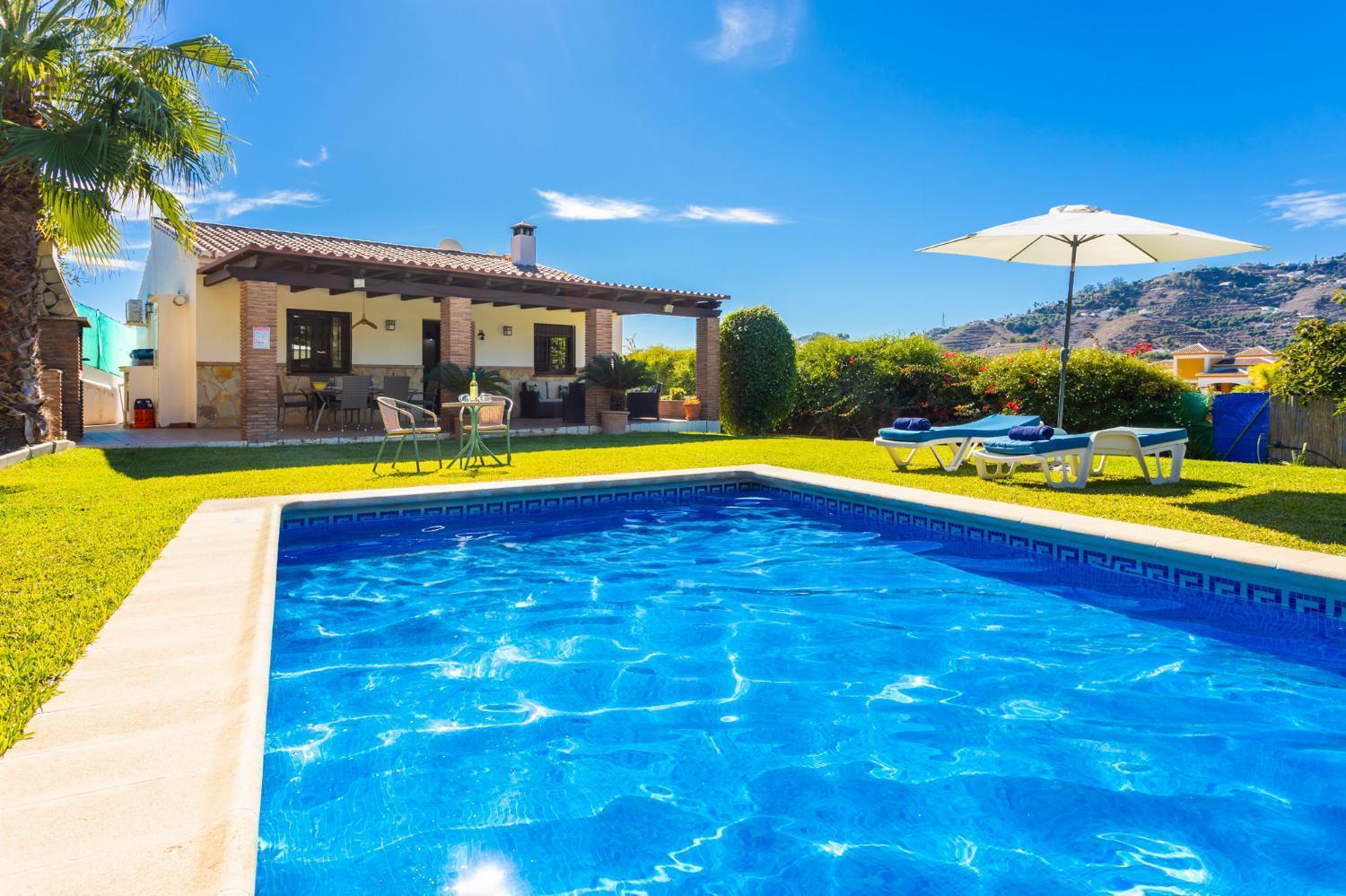 Villa Loli Imaroga One Nerja Exterior photo